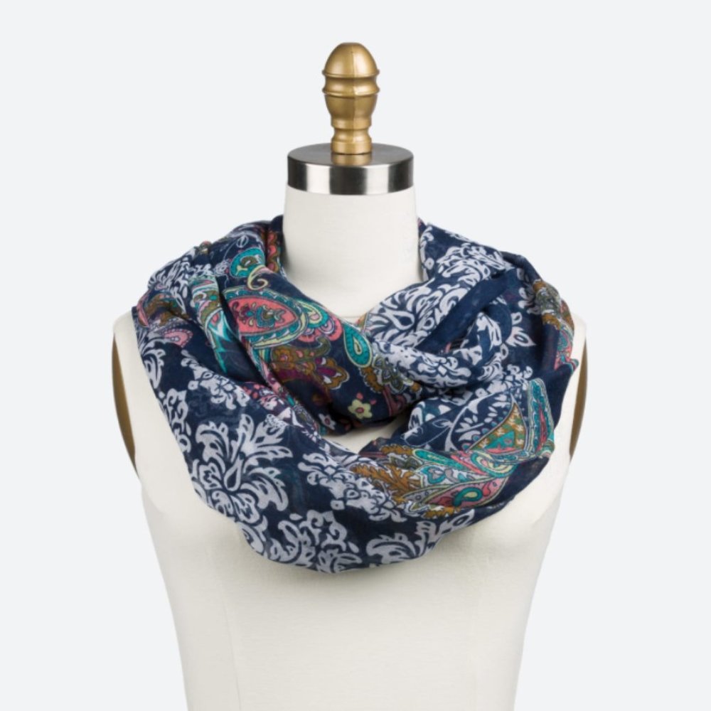 NEW THE ACCESSORY COLLECTIVE Troy Infinity Scarf
